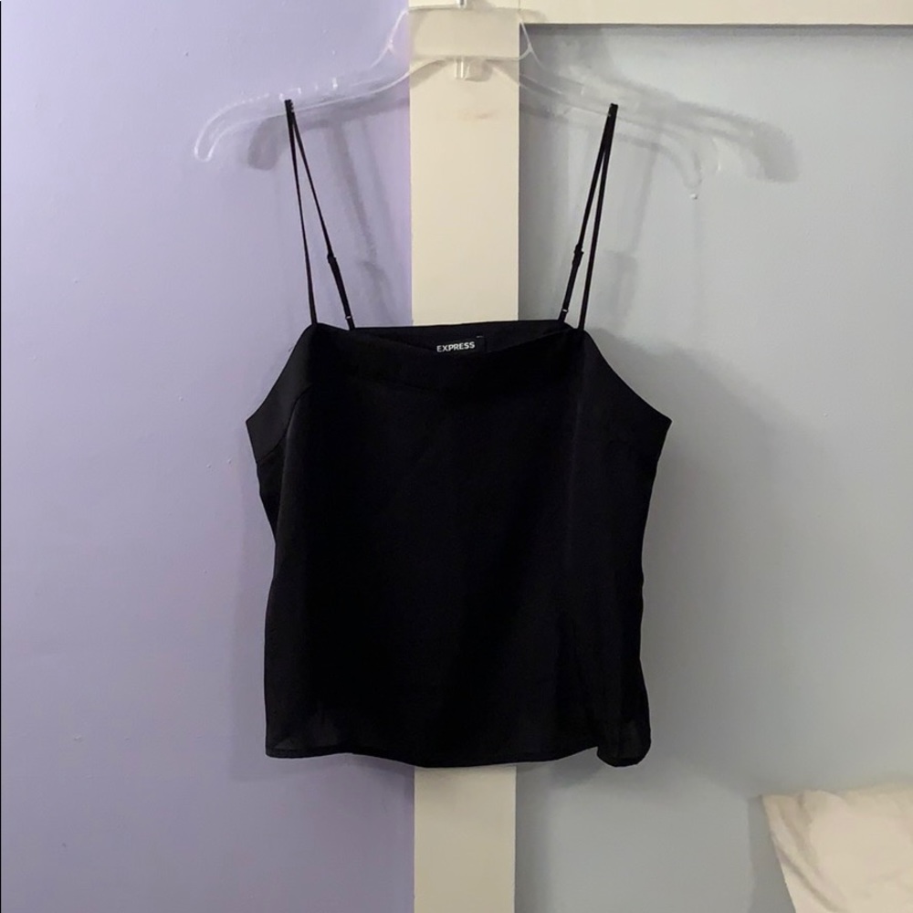 Black flows tank top